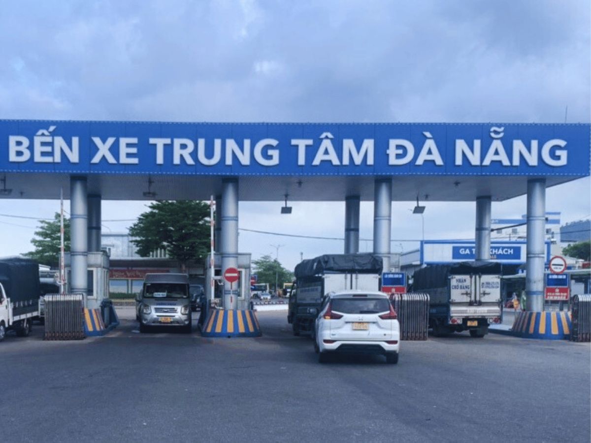 Bến xe trung tâm Đà Nẵng nhộn nhịp các chuyến xe mỗi ngày