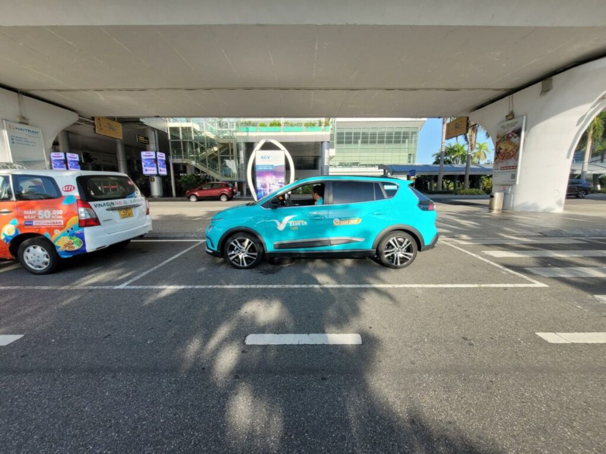 Hệ thống xe công nghệ sẵn sàng đón khách ở sân bay Đà Nẵng