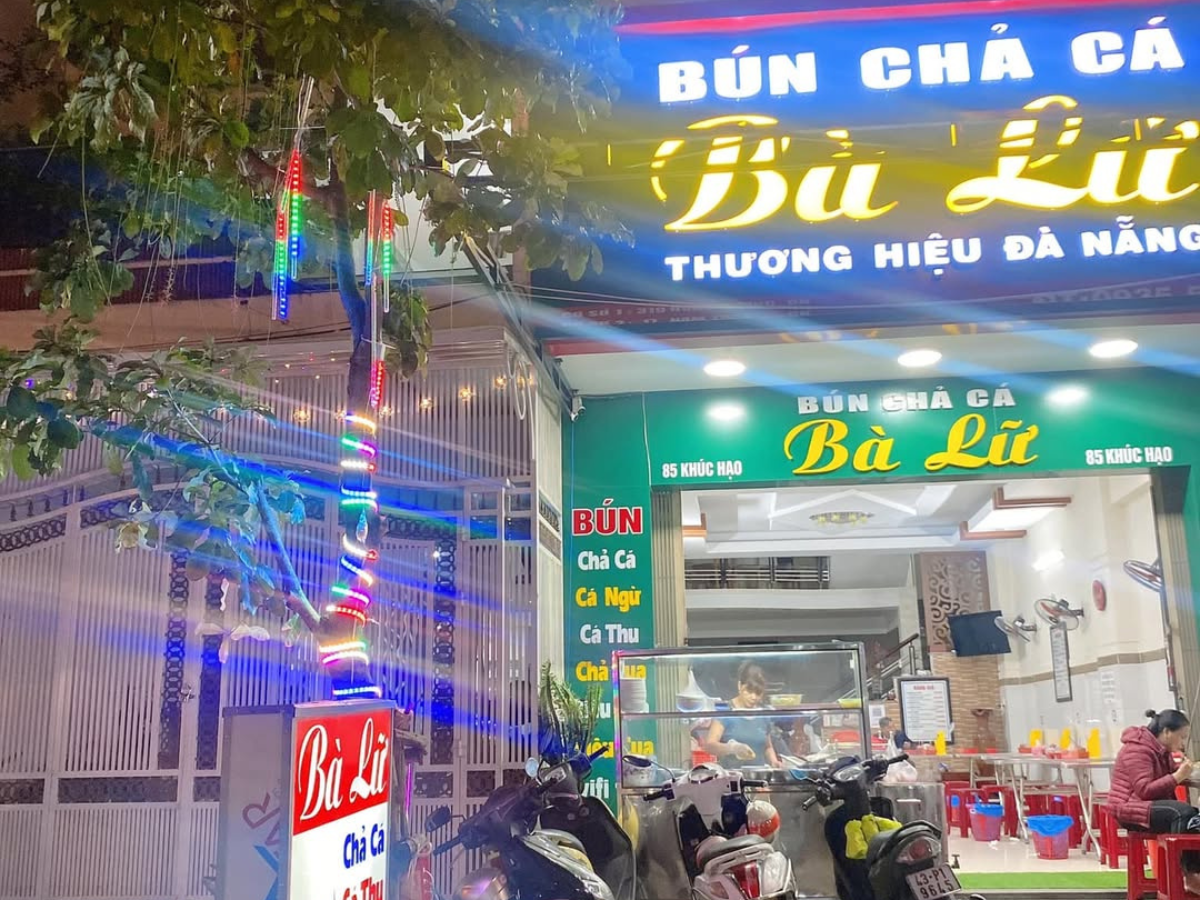 Bún chả cá Bà Lữ gây ấn tượng với chả cá tươi ngon cùng không gian giản dị, thân mật