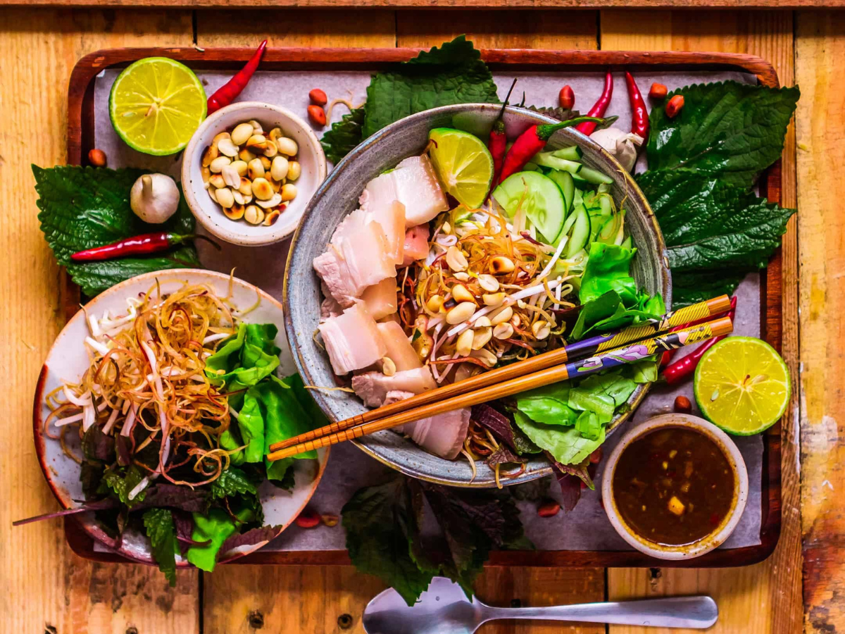 Khám phá Đà Nẵng trọn vẹn kết hợp tham quan các nơi nổi tiếng, thưởng thức bún mắm nêm chuẩn vị và tận hưởng không khí trong lành