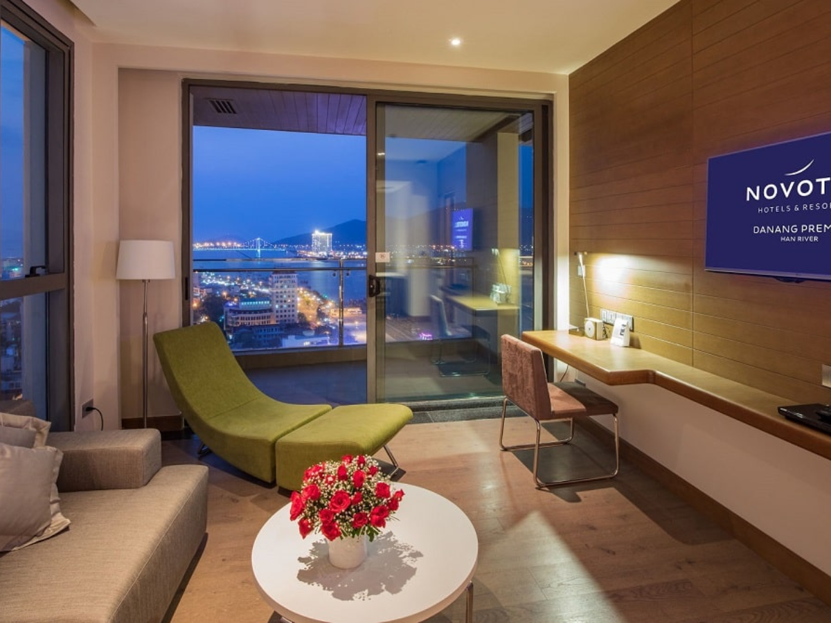 Kiến trúc hiện đại của Novotel Danang Premier Han River và view toàn cảnh nhìn ra thành phố