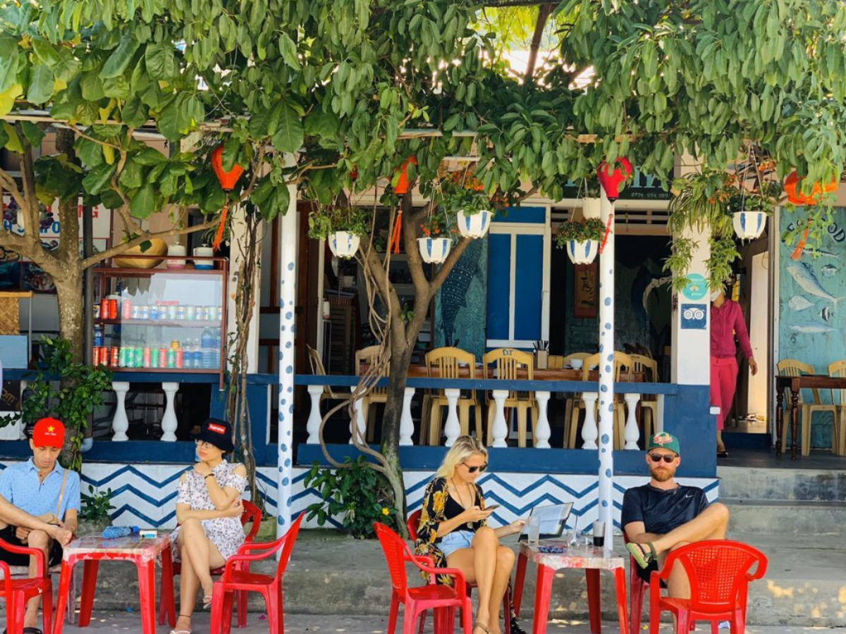 Nhà hàng Dân Trí Cù Lao Chàm với hải sản tươi ngon được du khách yêu thích