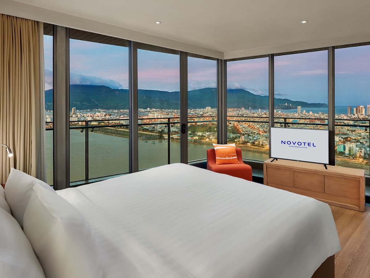 Du khách nên đặt trước chỗ lưu trú để chủ động lịch trình du lịch Đà Nẵng