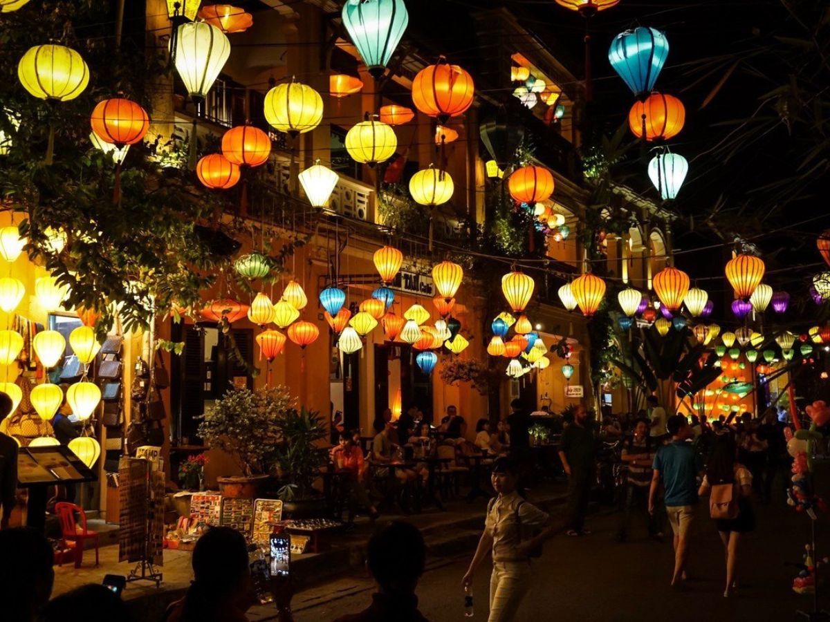 Phổ cổ Hội An lung linh sắc màu với những chiếc đèn lồng