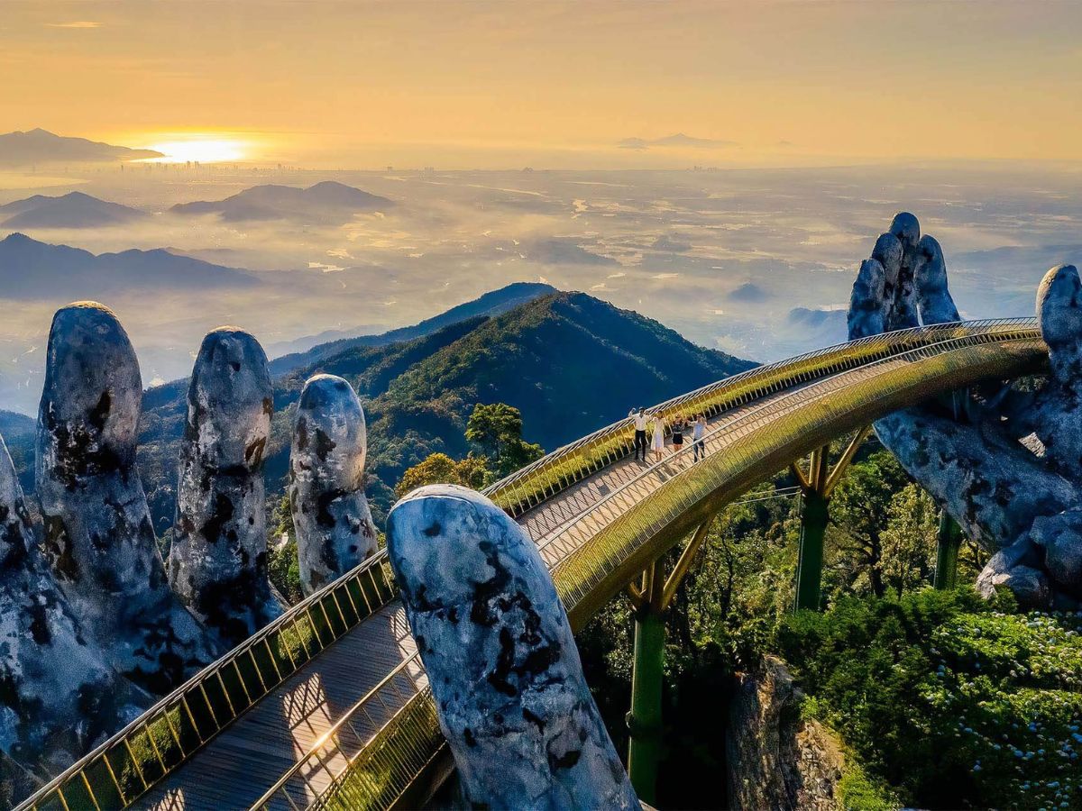 Tham quan cầu Vàng tại Sun World Ba Na Hills