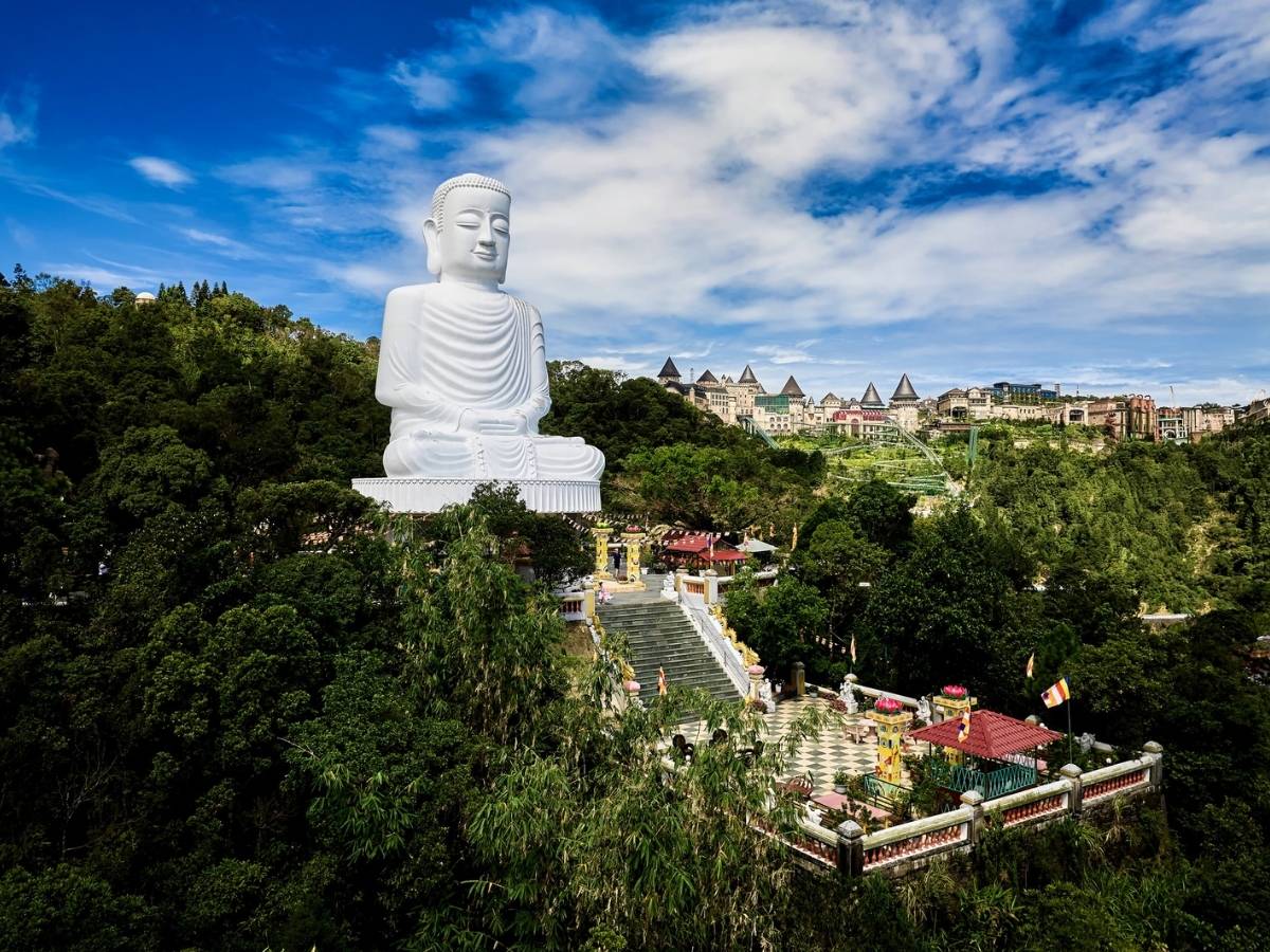 Với việc trải nghiệm cả Bà Nà Hills và Cù Lao Chàm, du khách sẽ cảm nhận trọn vẹn vẻ đẹp tự nhiên