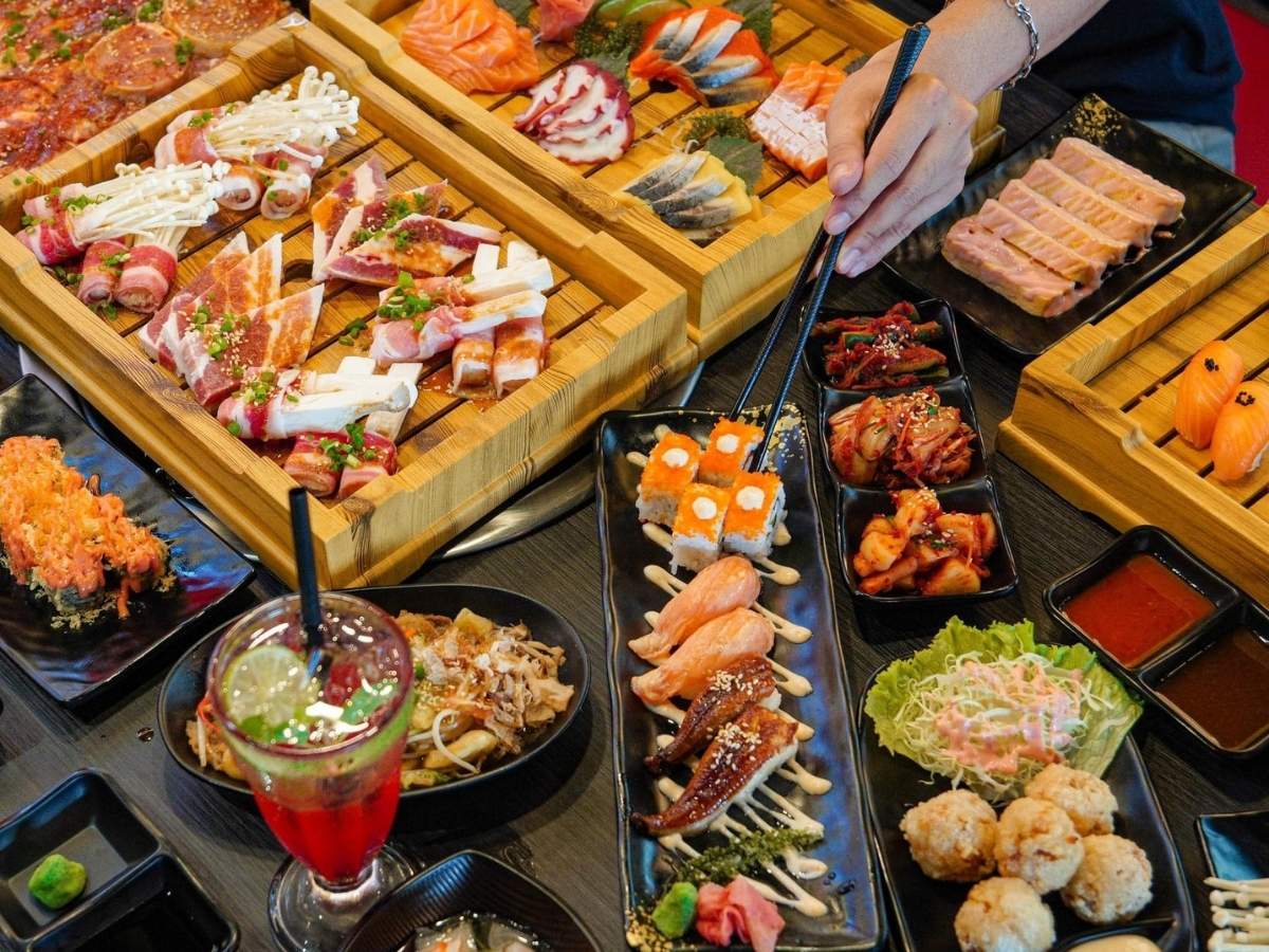 Nhà hàng sử dụng bếp than truyền thống giúp giữ trọn vị ngọt tự nhiên của thịt