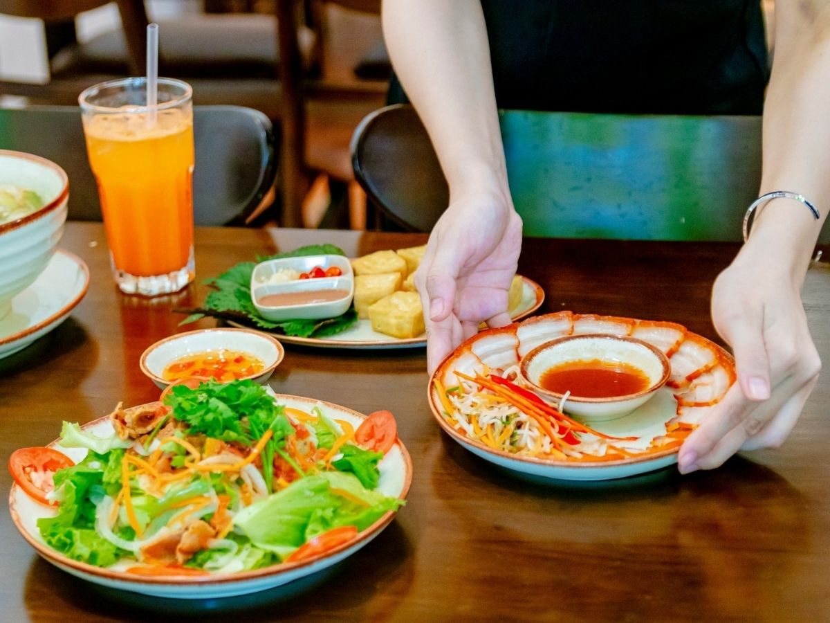 Cơm nhà Kiều Thị phục vụ đa dạng các món quê truyền thống