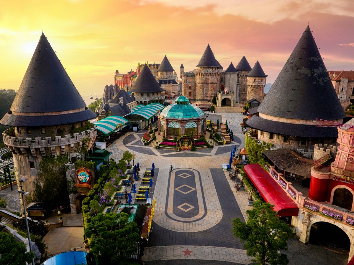 Vui chơi tại Sun World Ba Na Hills là một trong những trải nghiệm tuyệt vời khi đến Đà Nẵng.