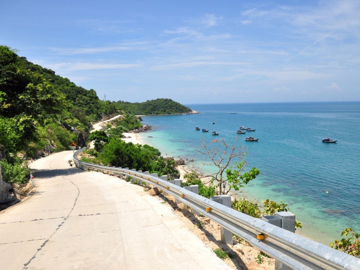 Du lịch Đà Nẵng Cù Lao Chàm ghi dấu nhờ sự hòa quyện hài hòa giữa nhịp sống năng động cùng cảnh sắc thiên nhiên nguyên sơ.