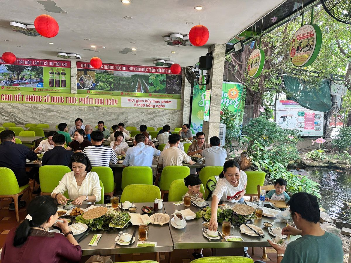 Ẩm thực Trần là địa điểm ăn uống nổi tiếng cho gia đình ở Đà Nẵng.