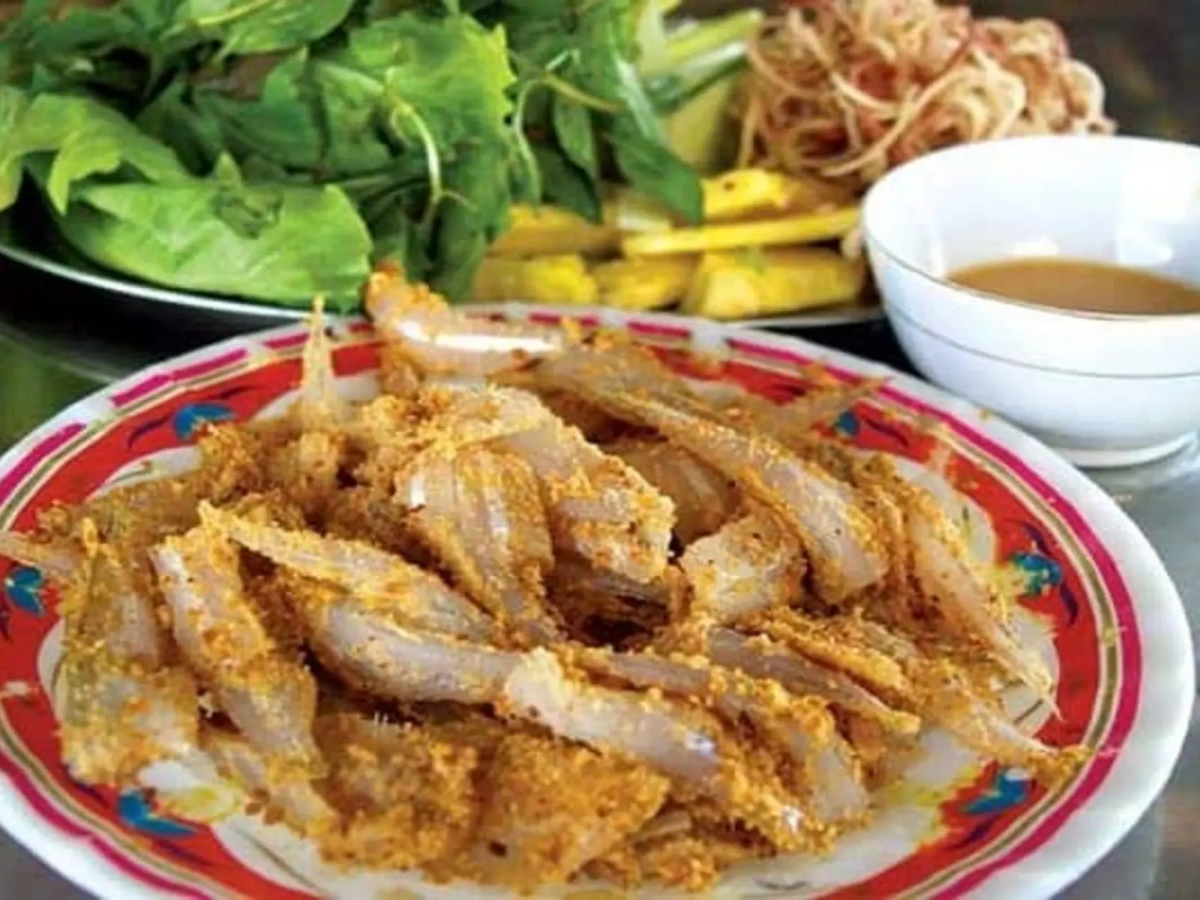 Thưởng thức món gỏi cá Nam Ô thơm ngon