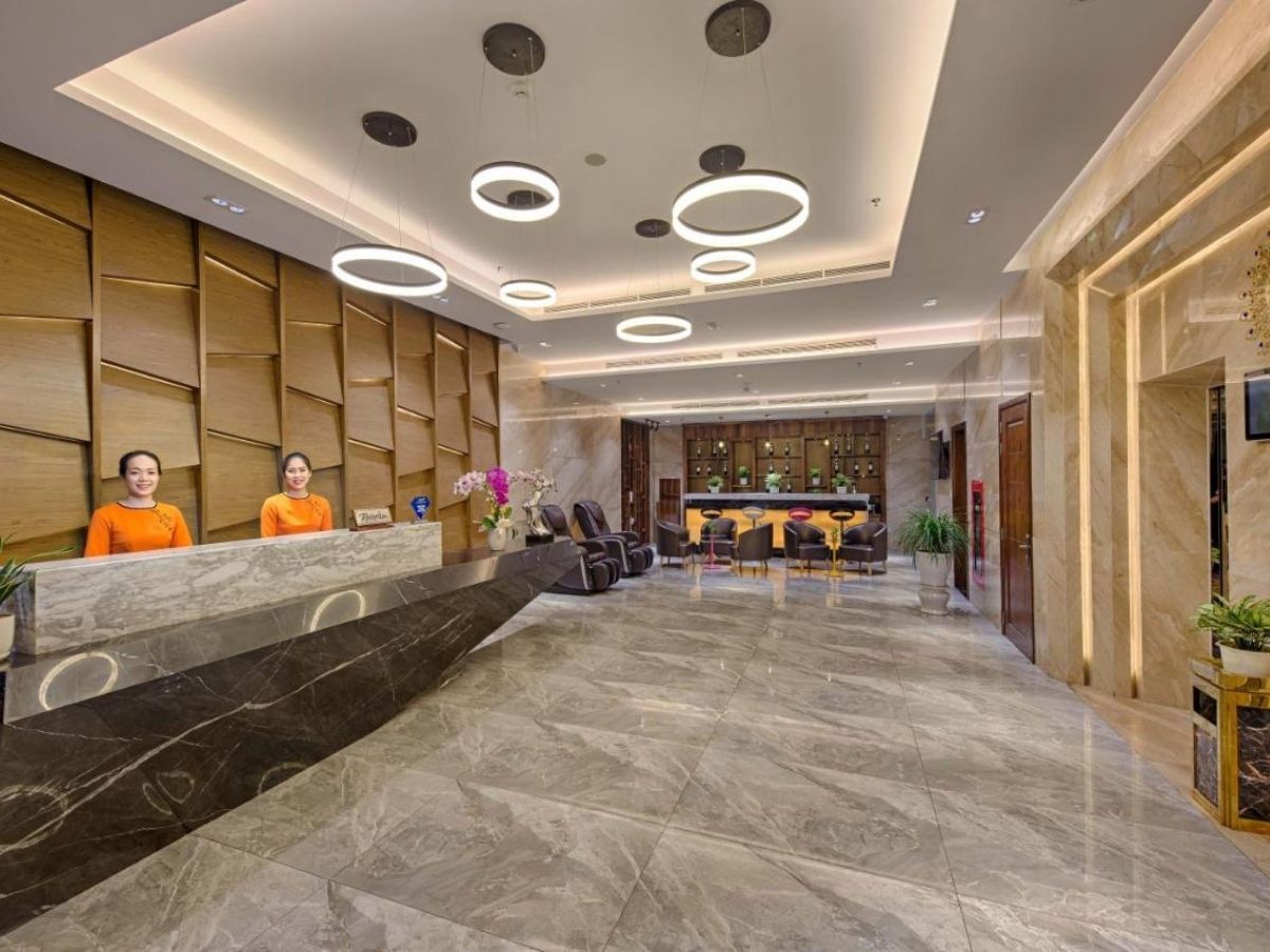 Bliss Luxury Hotel & Spa Da Nang gây ấn tượng với kiến trúc hiện đại và không gian rộng rãi