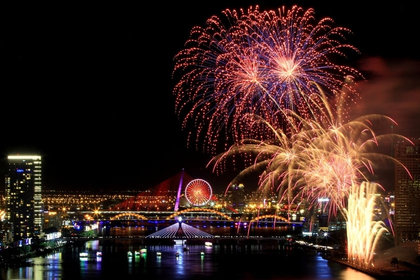 Chương trình pháo hoa chào đón năm mới là sự kiện được mong chờ nhất dịp năm mới tại Đà Nẵng.
