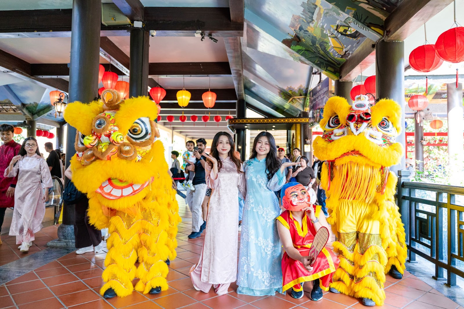 Không khí Tết cổ truyền tràn ngập trên mọi cung đường Sun World Ba Na Hills