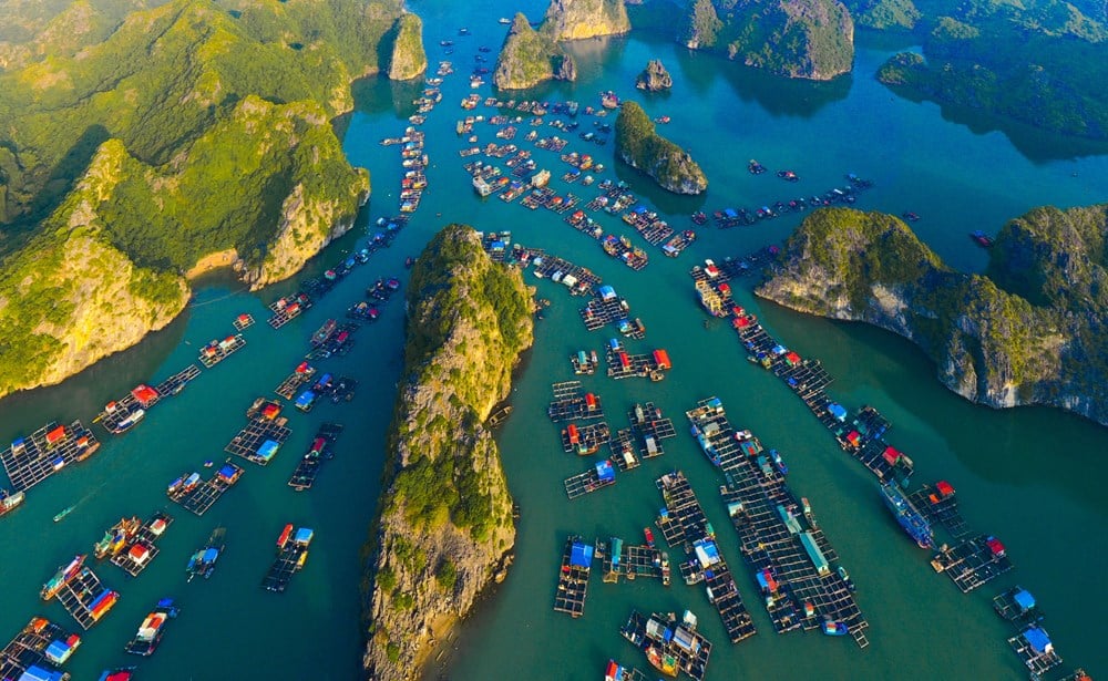 Vẻ đẹp Cát Bà nhìn từ trên cao