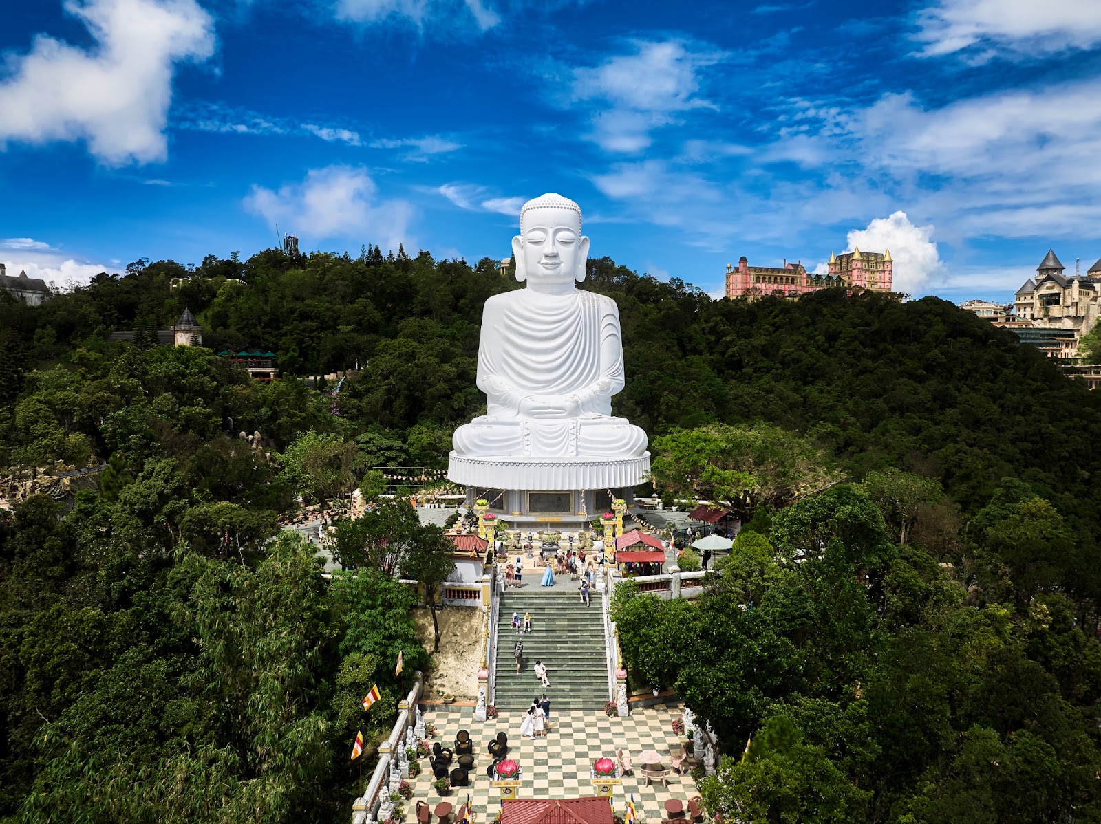 Linh Ung Pagoda has long been a familiar sacred sanctuary for the people of Da Nang (Photo: Sun Group)