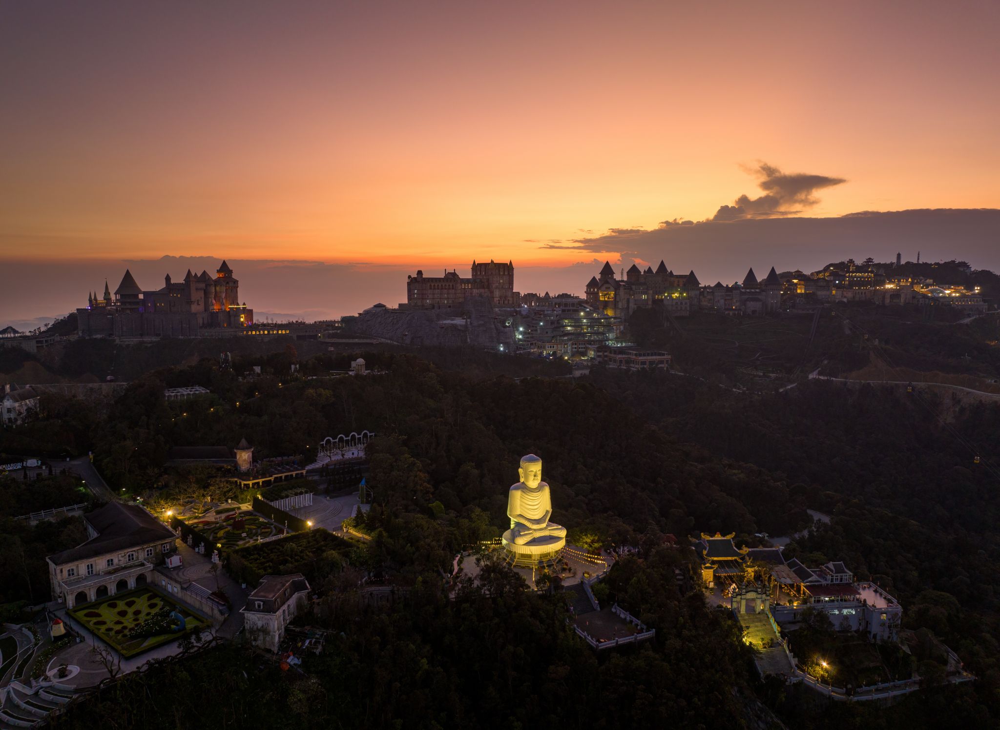 Panoramic view of Linh Ung Pagoda (Photo: Sun Group)