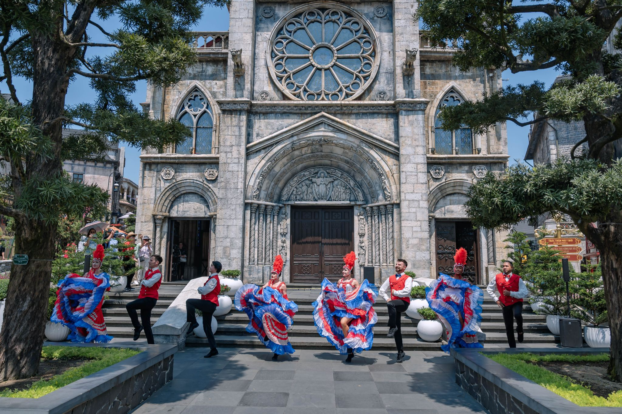 Lễ hội dẫn lối du khách lạc bước vào 4 phân khu với những gam màu cảm xúc riêng biệt