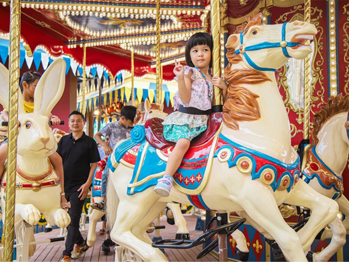 Fantasy Park là điểm vui chơi giúp hành trình thêm sôi động và đa dạng hơn.