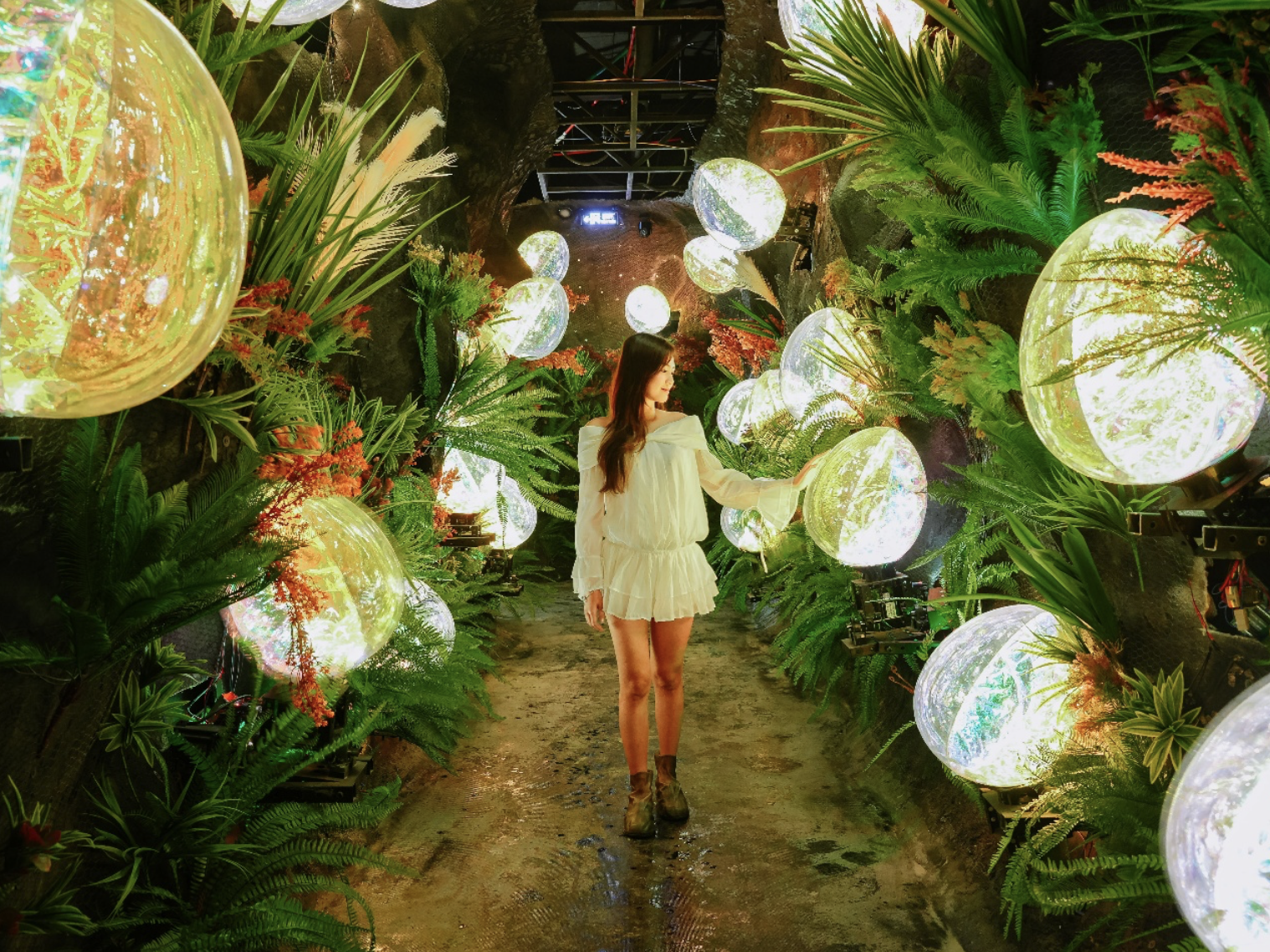 Interactive Light art "The Origin" mang đến một "vũ trụ đa giác quan" đầy mới mẻ và cuốn hút