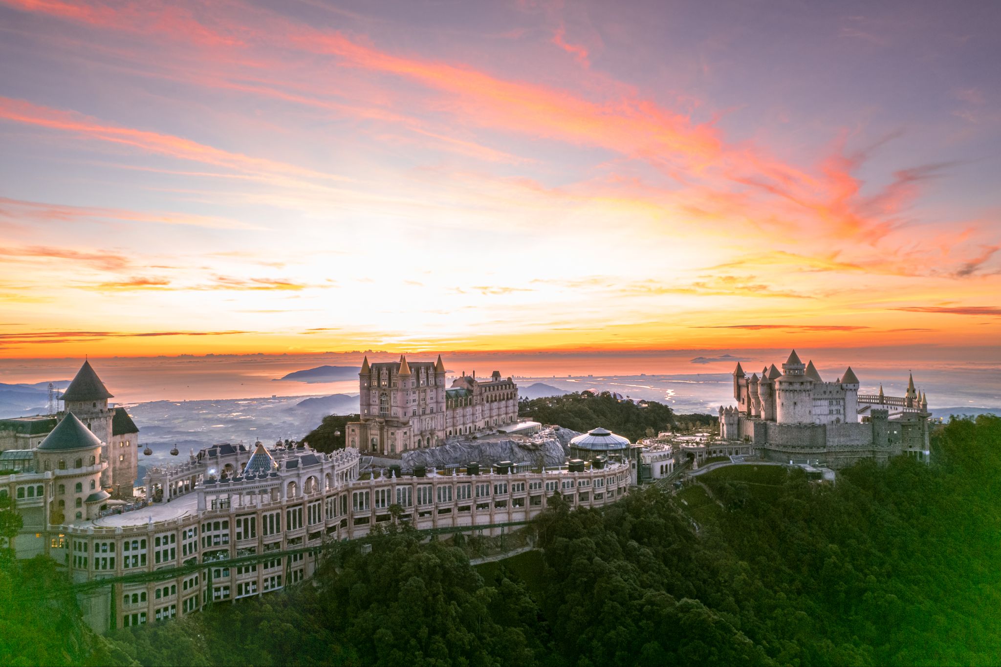 Bạn phải đi Sun World Ba Na Hills ít nhất 1 lần trong đời