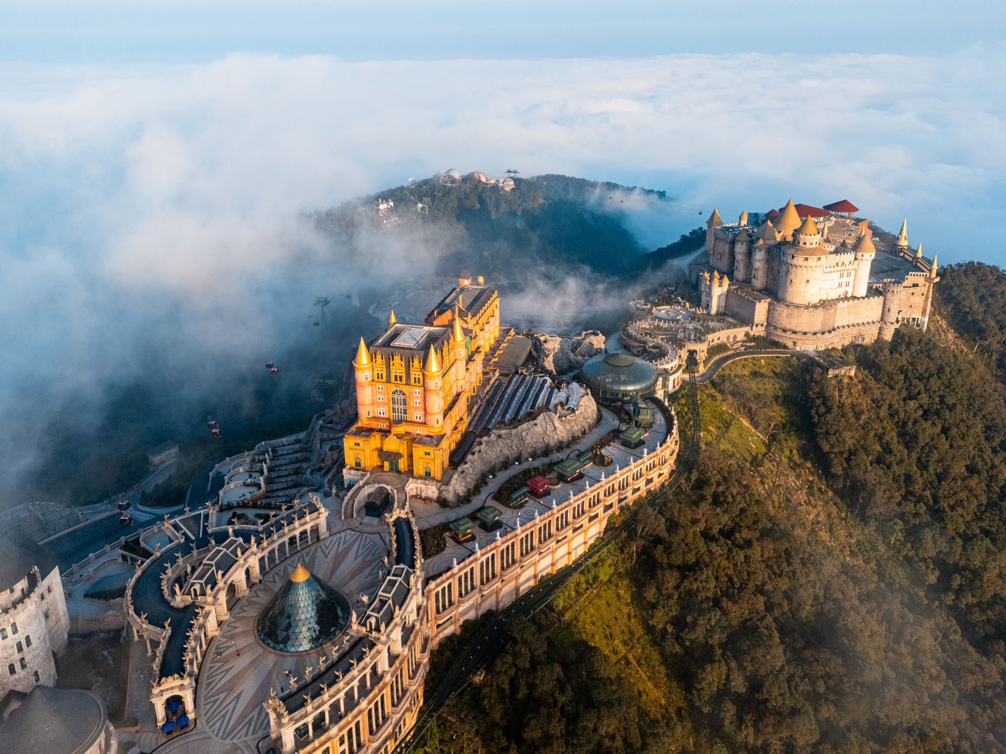 Sun World Ba Na Hills là một trong những địa điểm phải đến ít nhất một lần trong đời