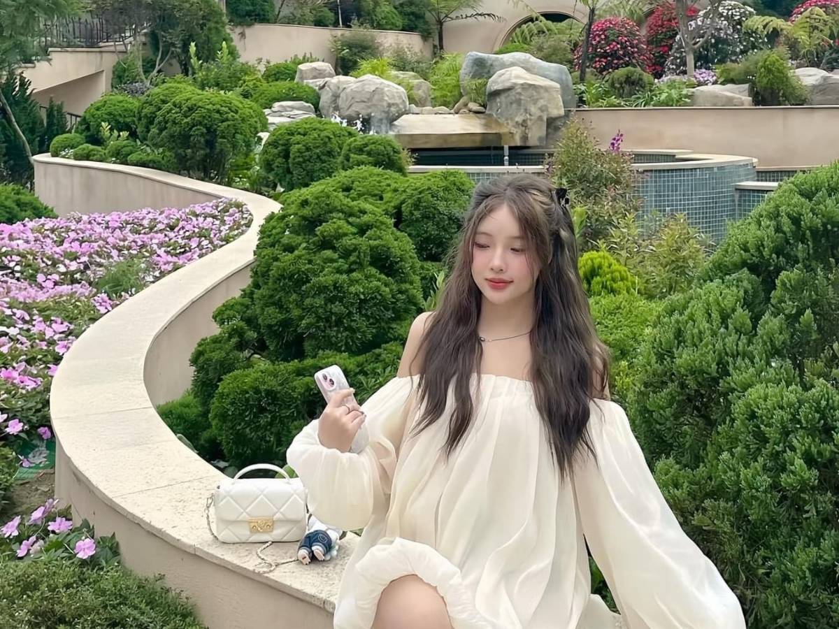 vay-babydoll-voi-form-dang-rong-rai-thoai-mai-tro-thanh-su-lua-chon-cua-nhieu-du-khach