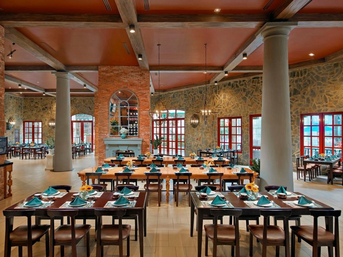 thuong-thuc-nhung-net-dac-sac-cua-am-thuc-quoc-te-voi-tiec-buffet-toi-tai-nha-hang-la-crique