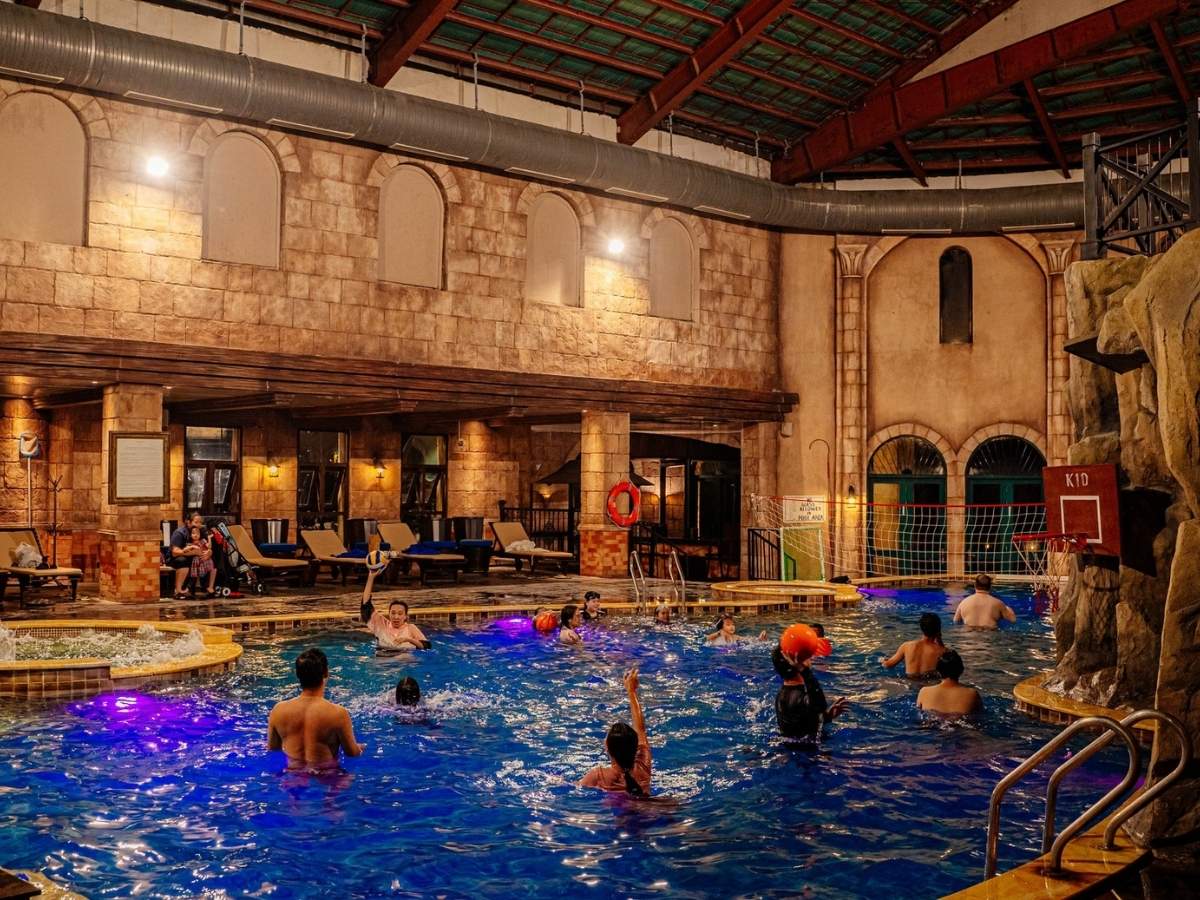 ho-boi-trong-nha-la-piscine-khong-gian-ly-tuong-de-thu-gian-tach-biet-khoi-bau-khong-khi-se-lanh