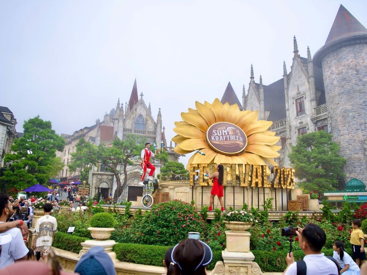 lang-phap-thuong-to-chuc-cac-le-hoi-nghe-thuat-duong-pho-voi-mua-ballet-bieu-dien-am-nhac-co-dien