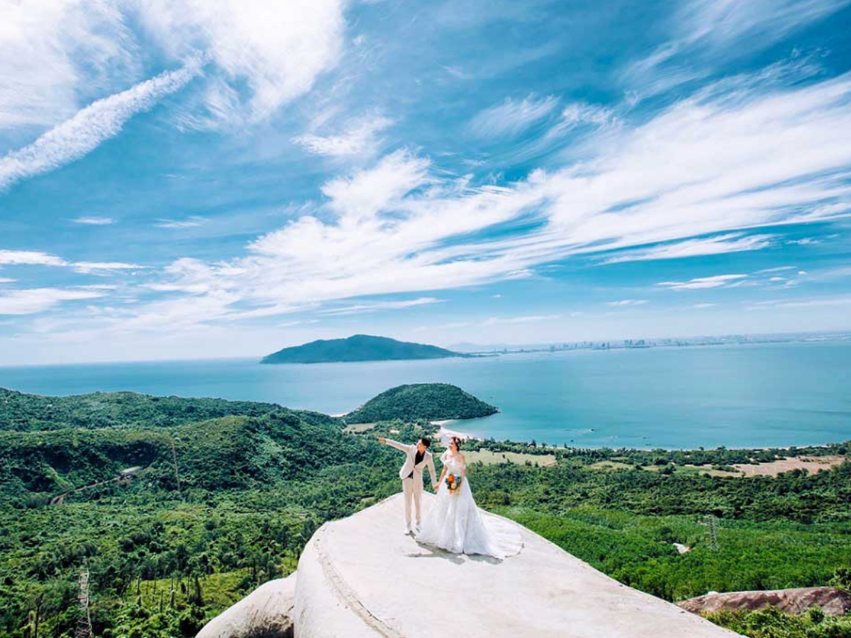 deo-hai-van-ve-dep-hung-vi-nui-rung-bien-troi