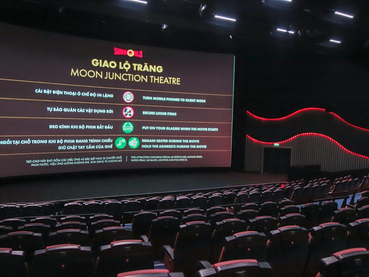 du-khach-thuong-thuc-phim-4d-rap-mat-bay