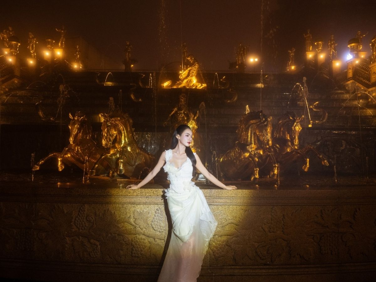 trinh-dien-nhac-nuoc-toi-thu-hut-du-khach-am-nhac-anh-sang