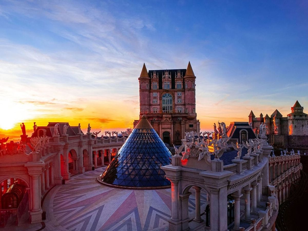 toa-thap-kinh-trung-tam-thiet-ke-kim-tu-thap