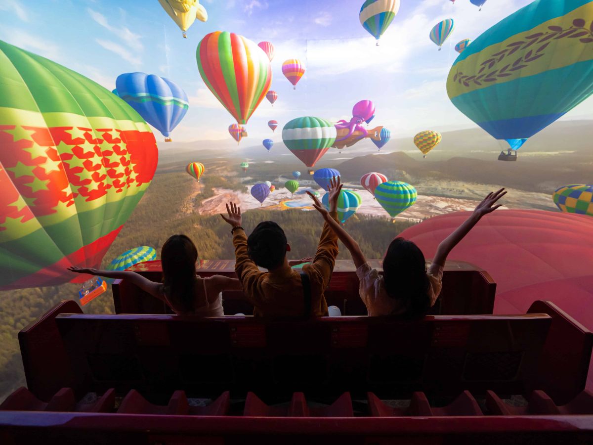 rap-chieu-phim-airship-mat-bay-day-song-dong