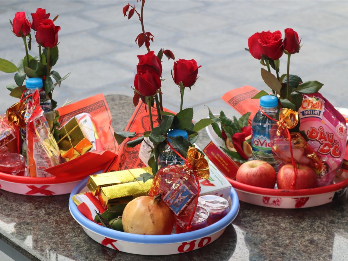 Chuẩn bị lễ vật đơn giản, thành tâm khi đi lễ chùa Tam Chúc.