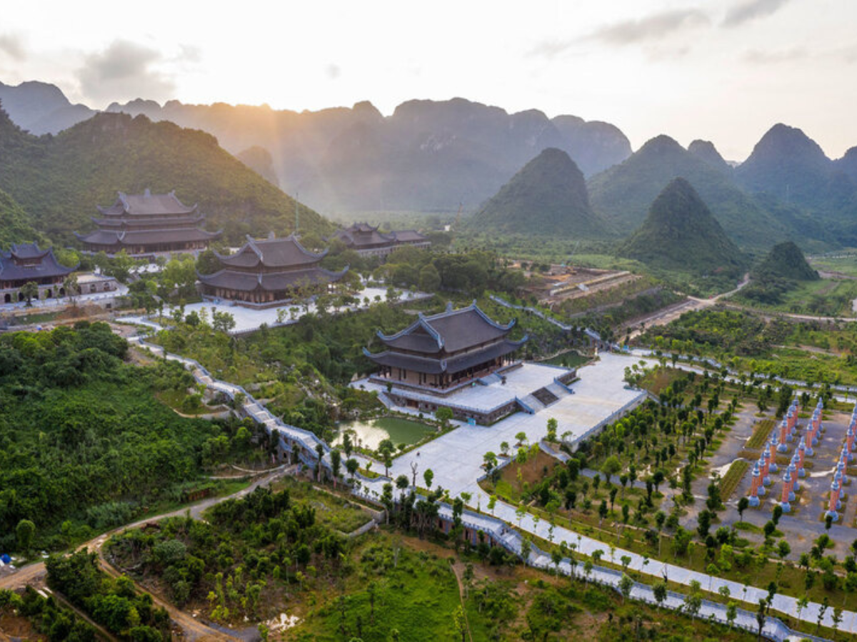 Khám phá nét đẹp sơn thuỷ hữu tình của Bát Cảnh Sơn