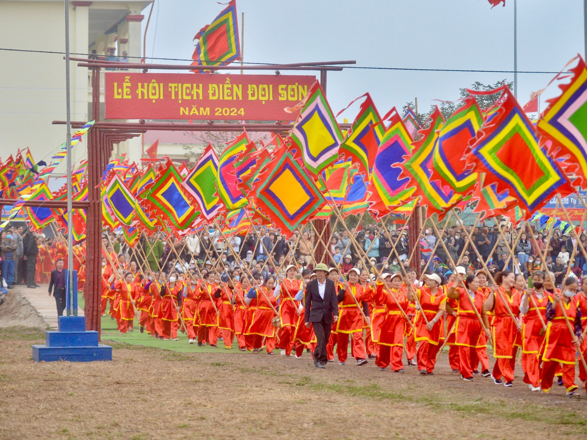 Về Hà Nam xem “vua đi cày” trong lễ hội Tịch điền