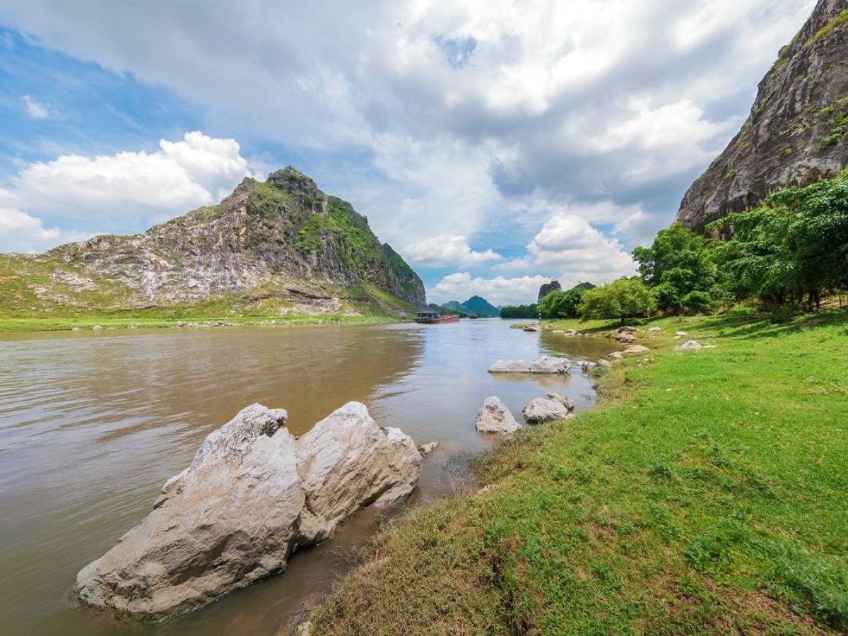Khung cảnh sơn thủy hữu tình tại Kẽm Trống Hà Nam