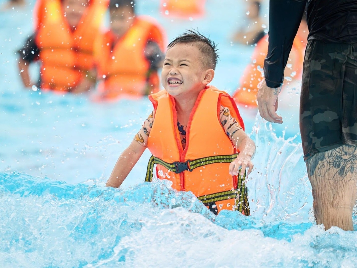 Kết thúc hành trình tại công viên nước Sun World Ha Nam