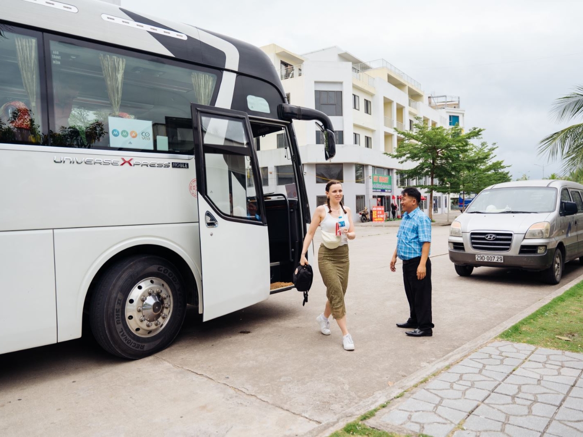 Di chuyển đến chùa Ninh Tảo bằng xe khách là phương án được nhiều người lựa chọn