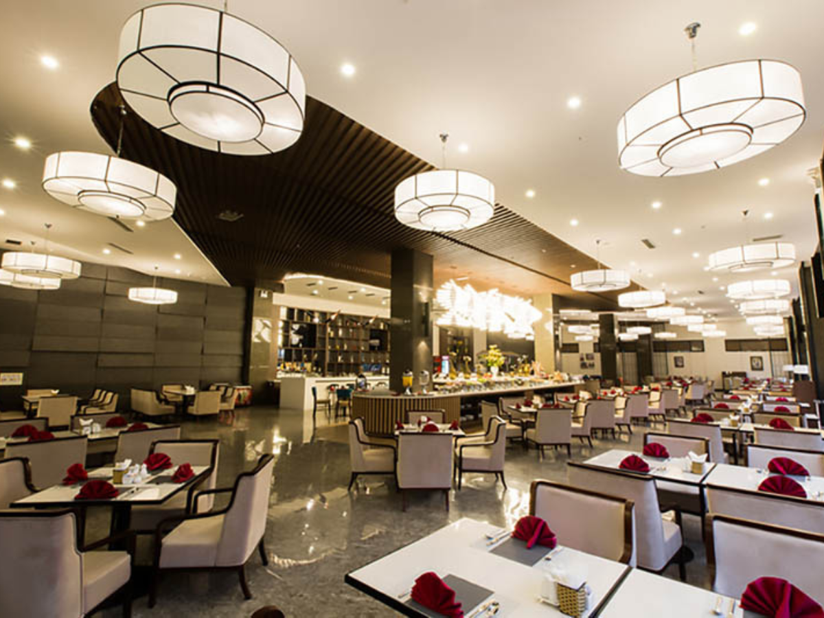 Không gian nhà hàng đẳng cấp tại Mường Thanh Luxury