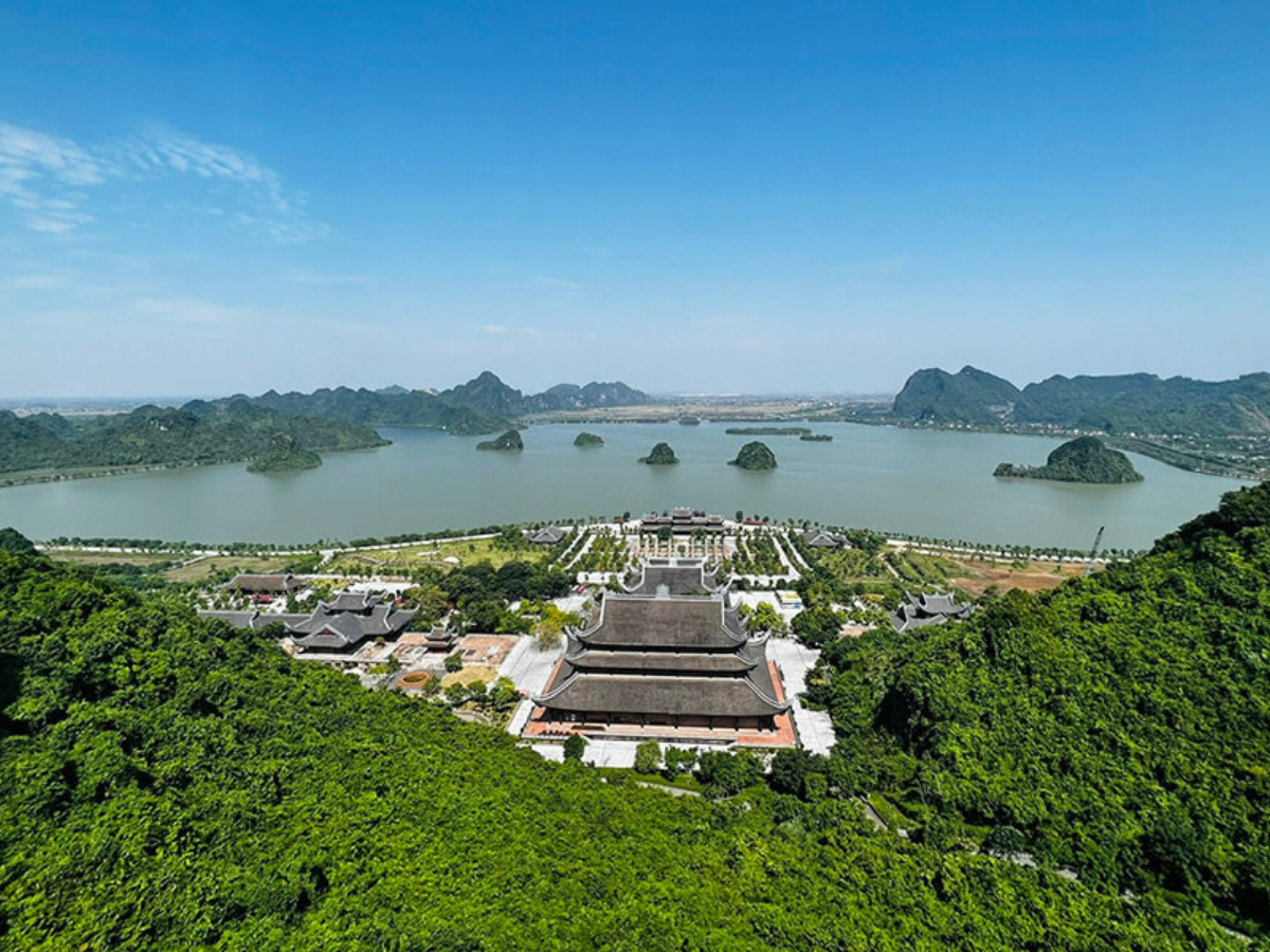 Bát Cảnh Sơn mang đến cho du khách trải nghiệm tâm linh sâu sắc