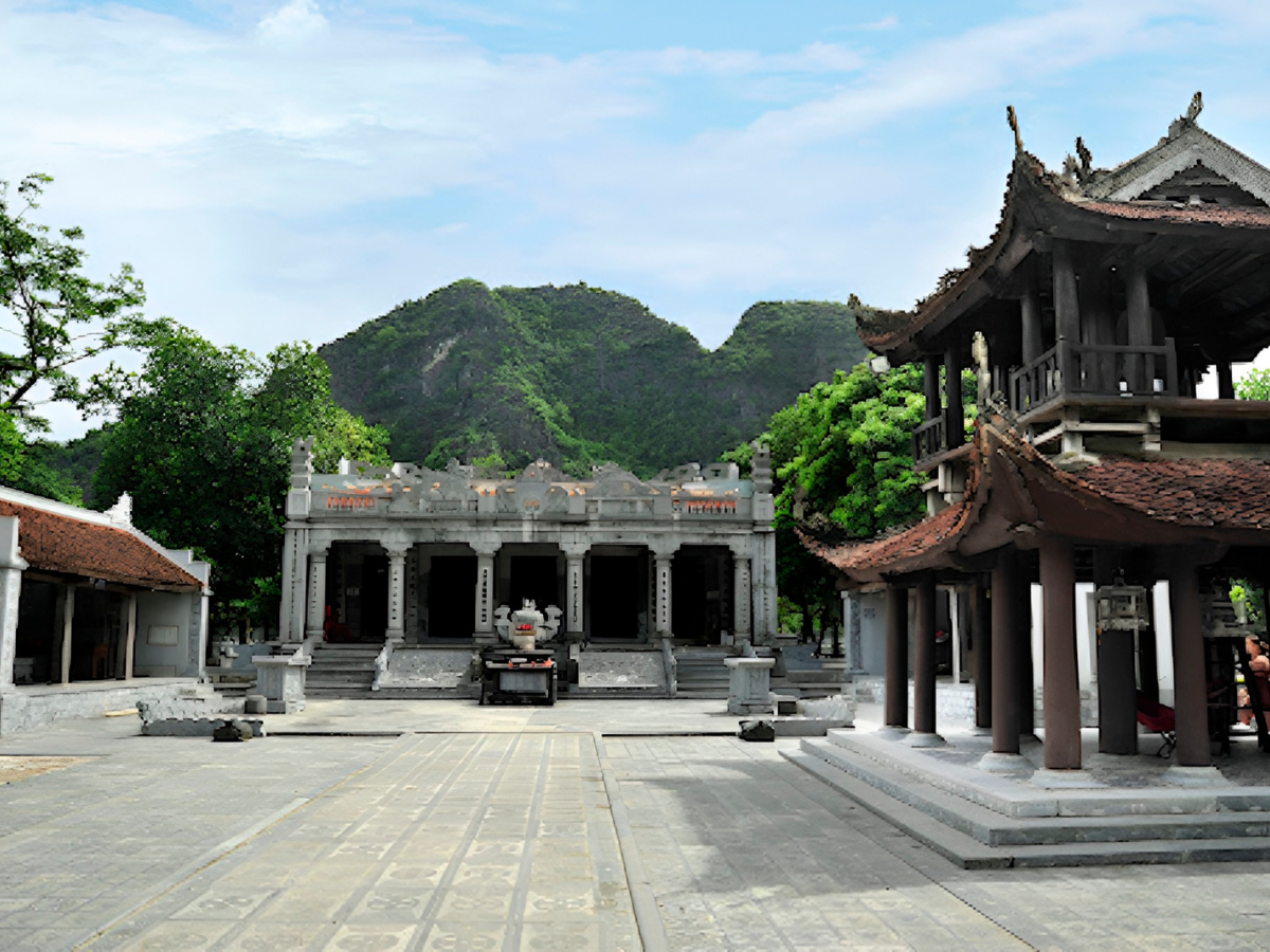 Đền Thái Vi là di tích lịch sử linh thiêng, gắn liền với các truyền thuyết và lễ hội truyền thống của địa phương.