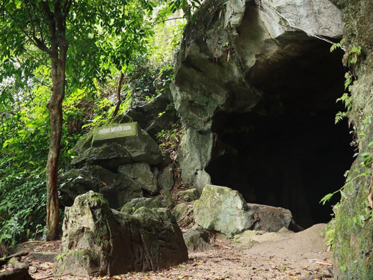 Check in và khám phá các hang động kỳ bí trong rừng Cúc Phương