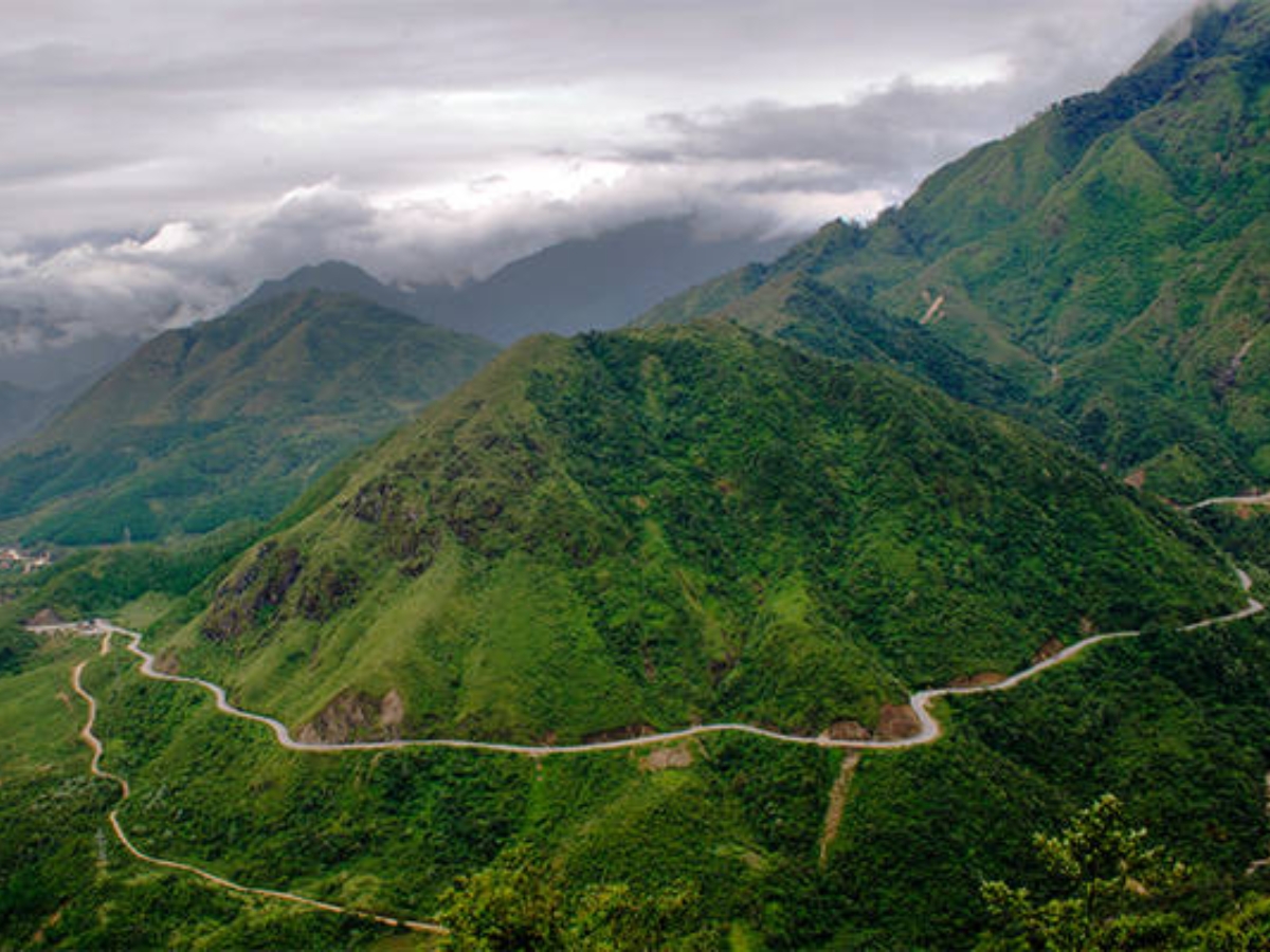 Cảnh quan hùng vĩ của đèo Tam Điệp