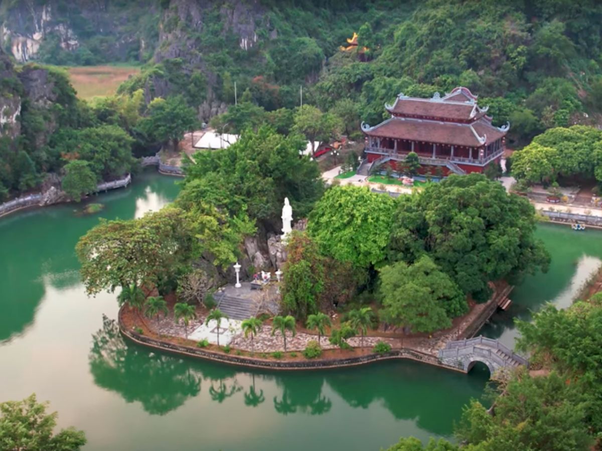 Chùa Kỳ Lân mang đến trải nghiệm văn hóa tâm linh độc đáo cho du khách.