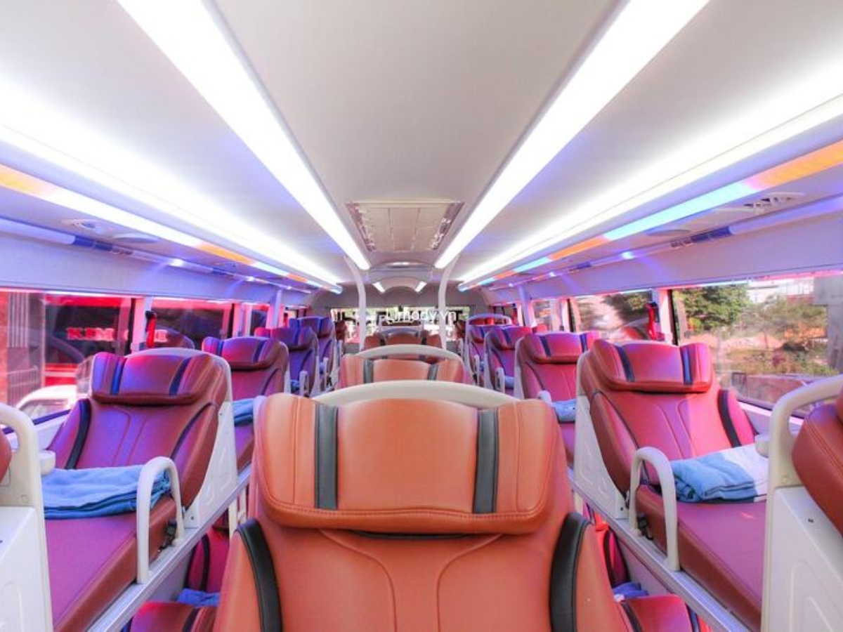 Chỗ ngồi giữa xe sẽ mang lại cảm giác thoải mái và êm ái nhất.