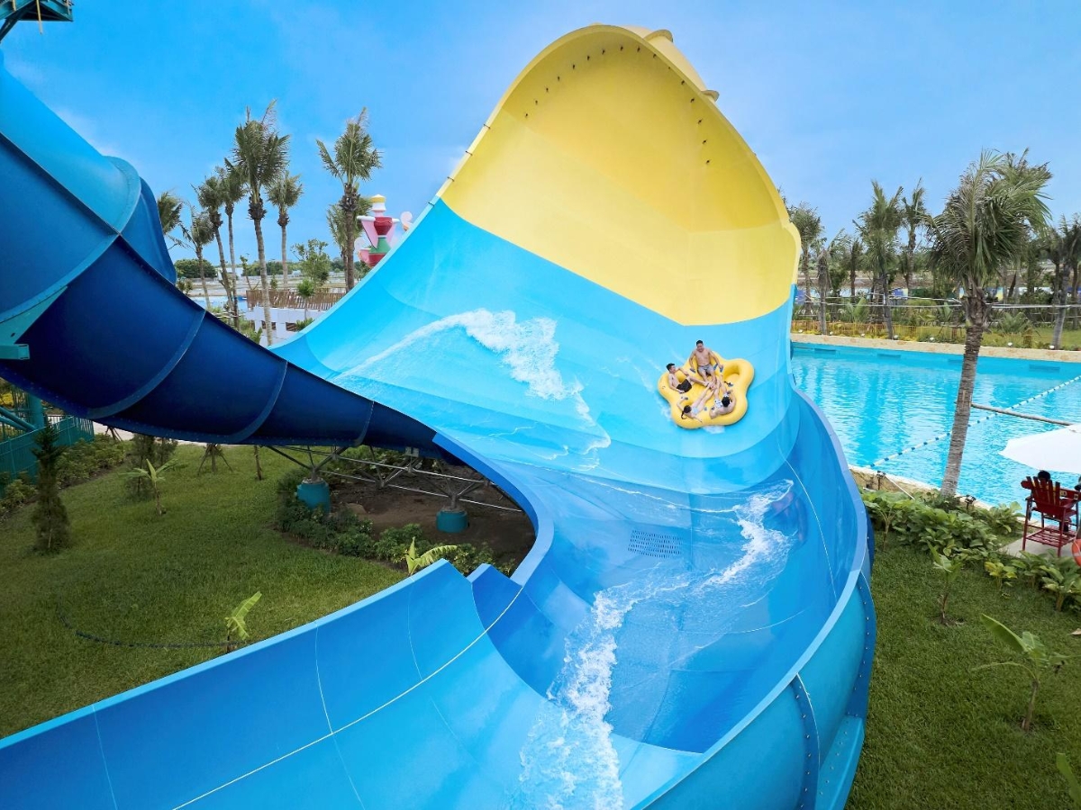 Thỏa sức vui chơi tại công viên nước Sun World Ha Nam.